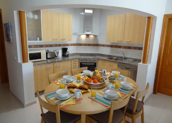 Villa Sol Y Luna - Heated Pool - Bbq - Car Not Essential